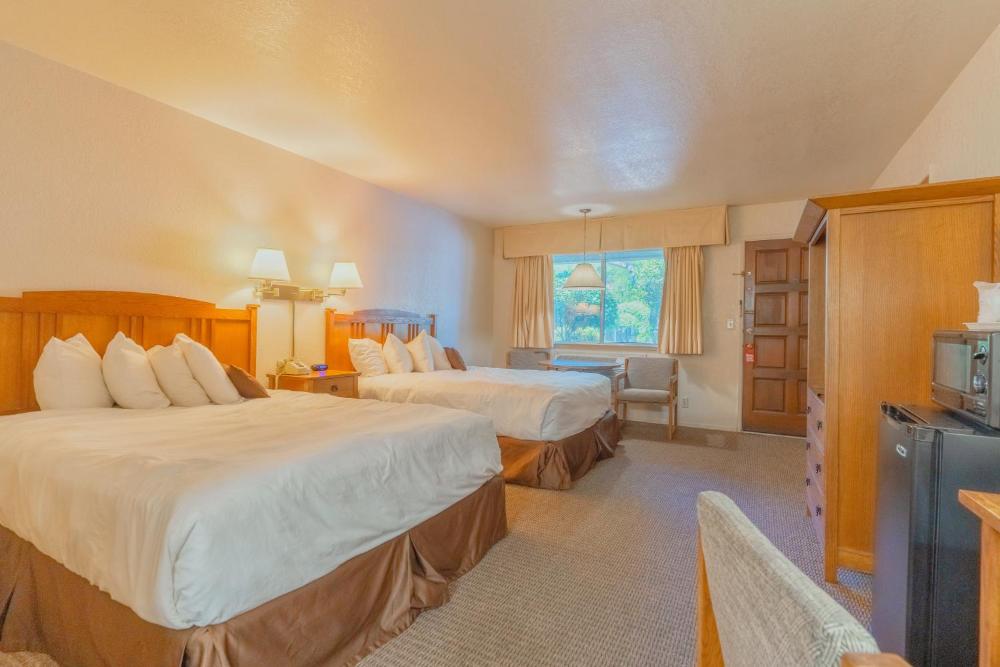 Queen Room interior